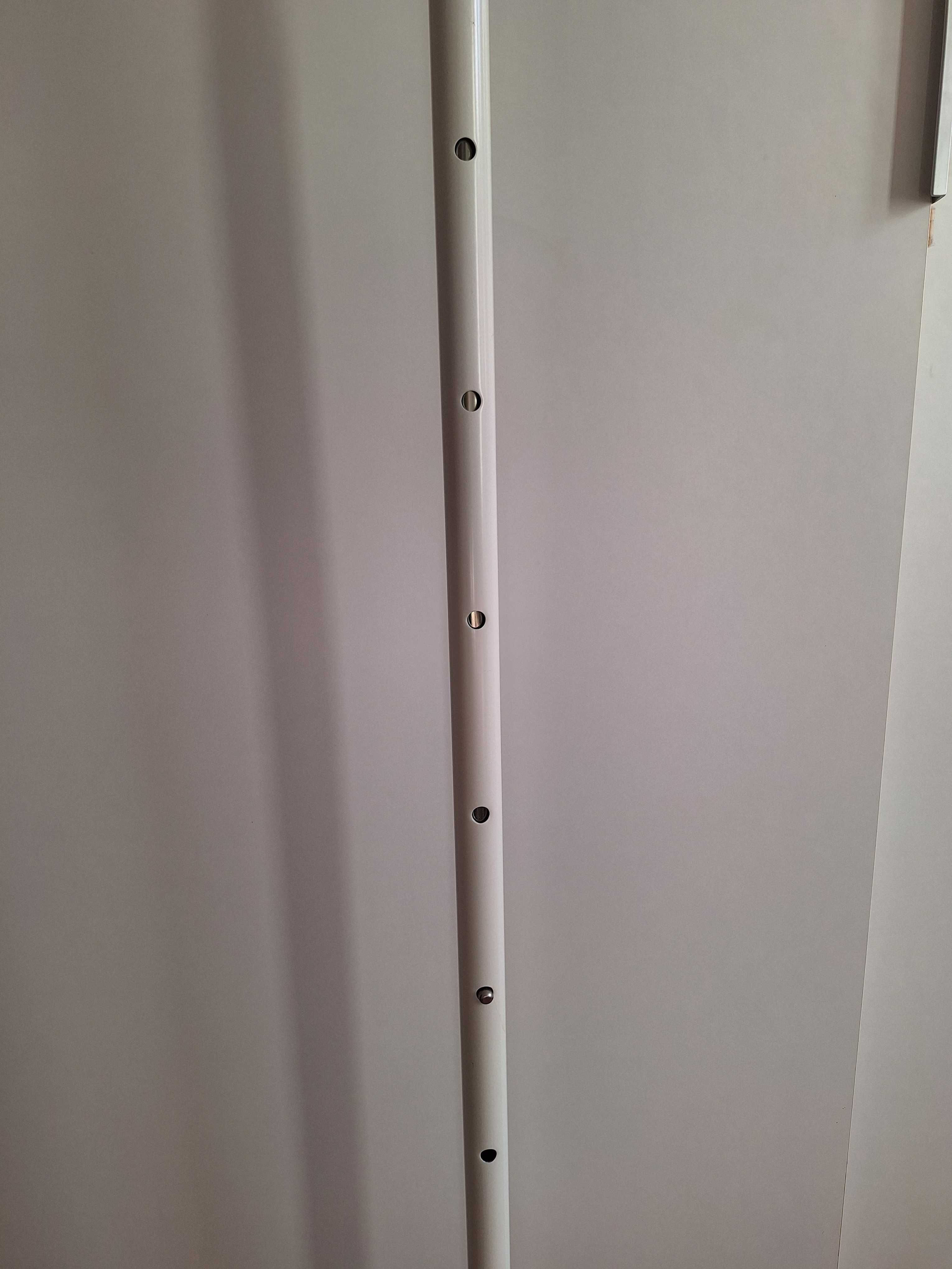 Charriot suporte cabides com arrumação para sapatos/malas