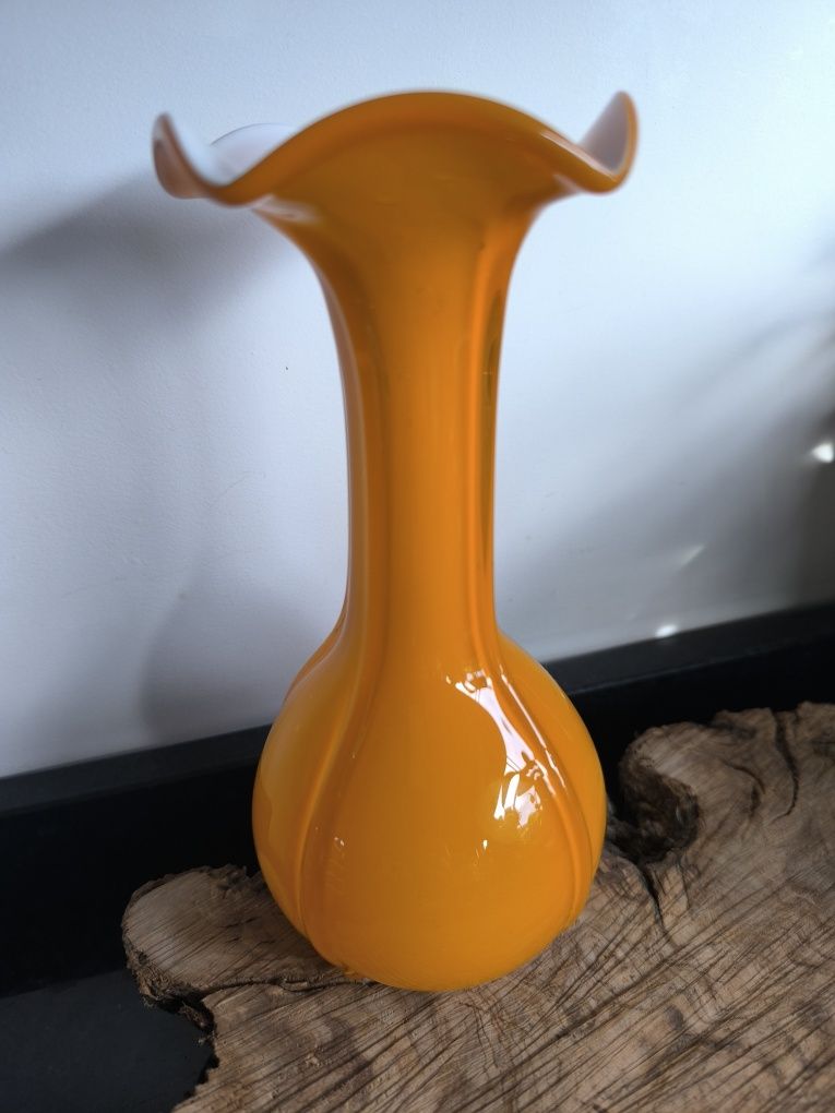 Jarra laranja vintage em forma de flor