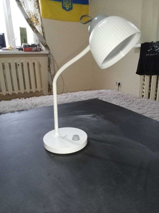 Автономна лампа Quantum  / Настільна світлодіодна лампа з акумулятором