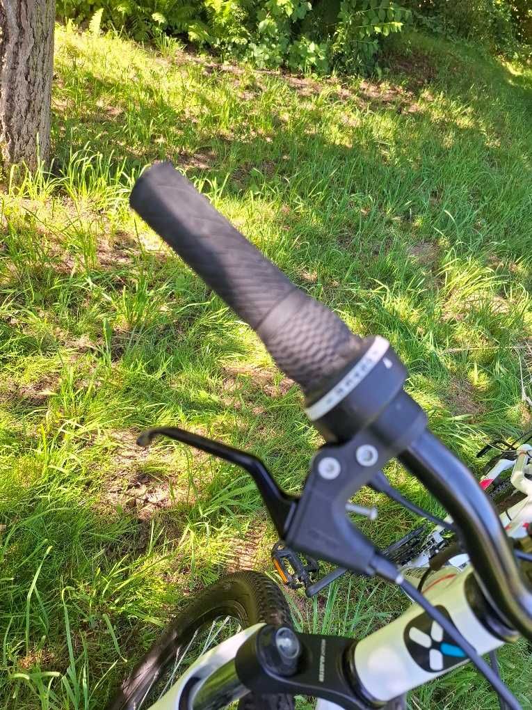Rower 27,5 CALA Rockrider ST 100 DAMSKI ultrabiały S 155-164 stan IGŁA