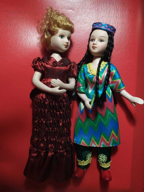 Фарфоровые куклы "Дамы эпохи" и "Куклы в народных костюмах"- 9 шт.