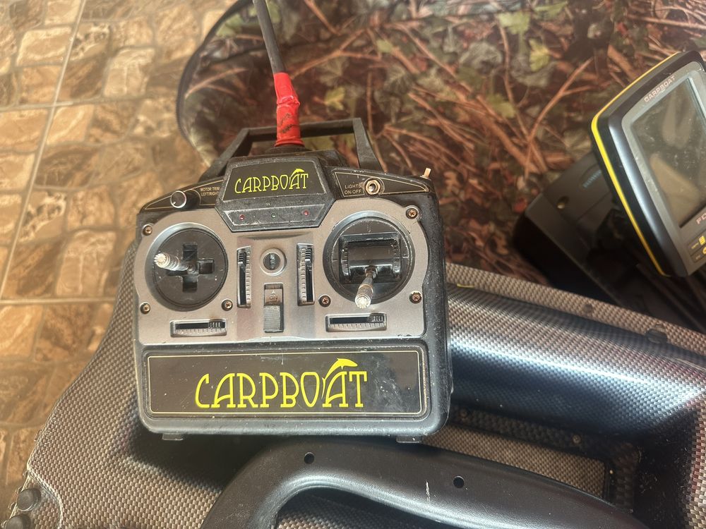 Кораблик для прикормки Carpboat Carbon FD500