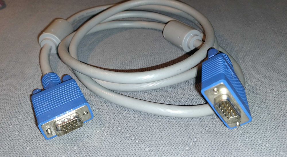 Kabel VGA do monitora