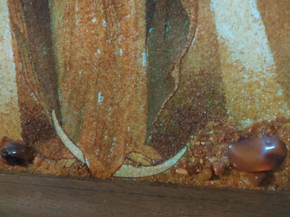 Quadro de Nossa Senhora das  Graças em âmbar. .