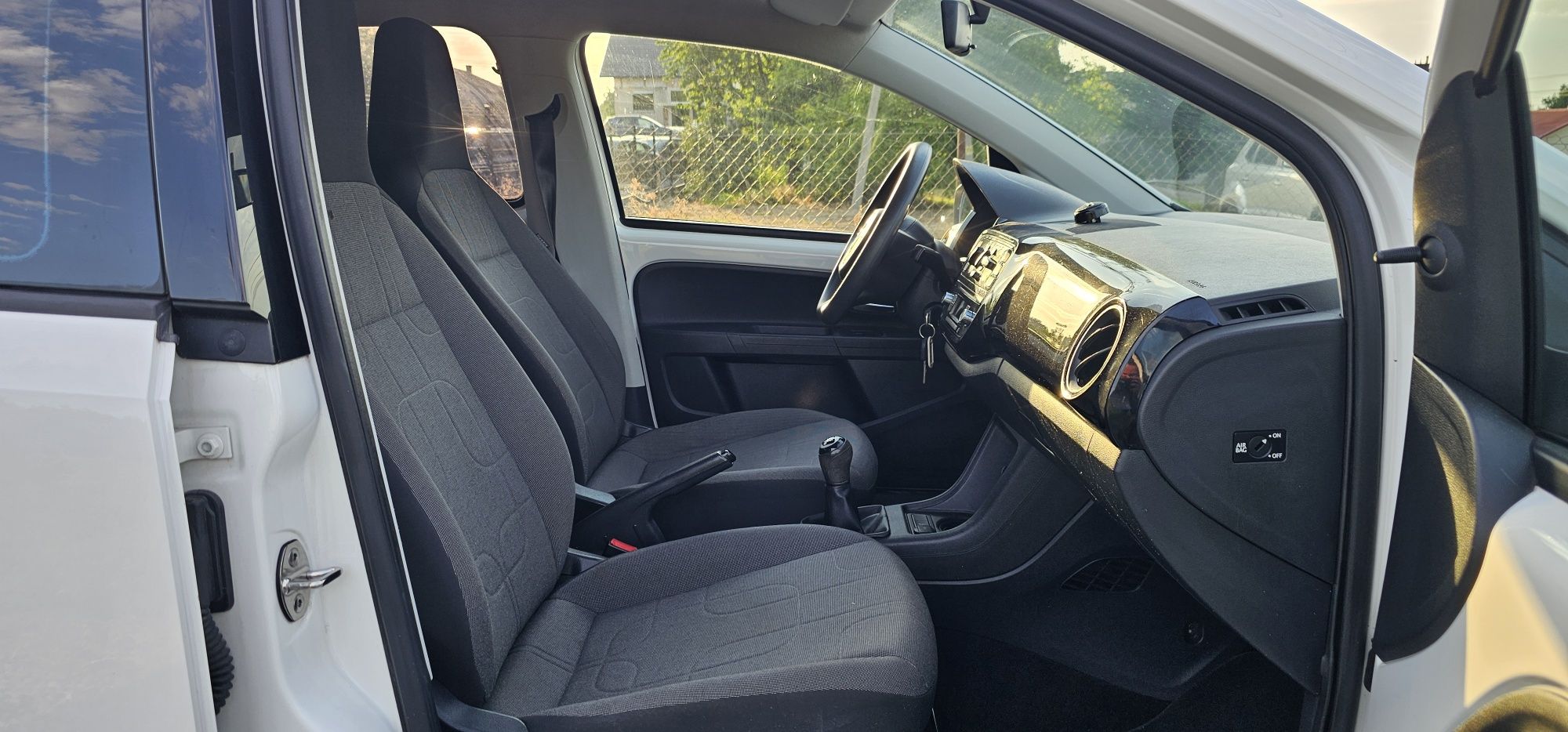 Volkswagen UP! 1.0 MPI Black Style