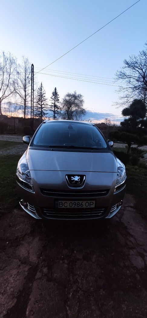 Продам Peugeot 5008