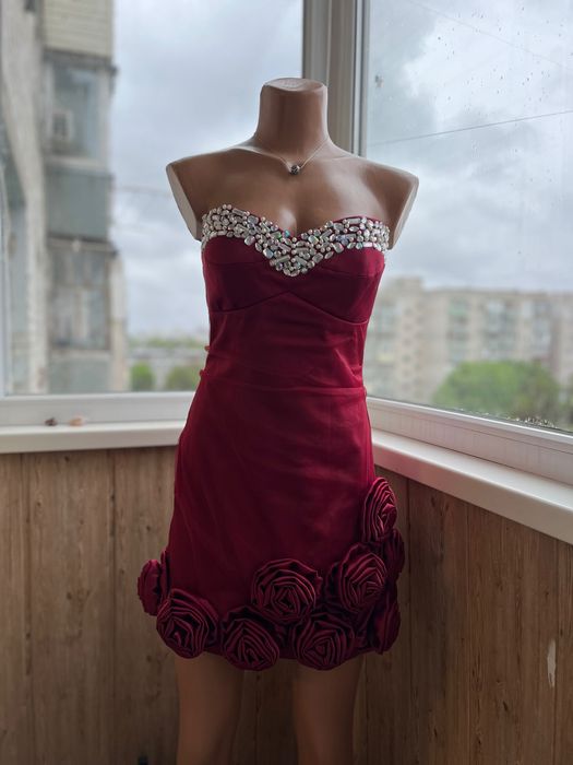 Продам випускну сукню