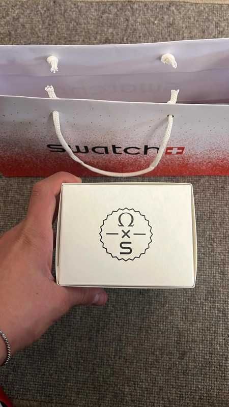 Omega x Swatch SO33W700 Snoopy – Lśnienie Księżyca