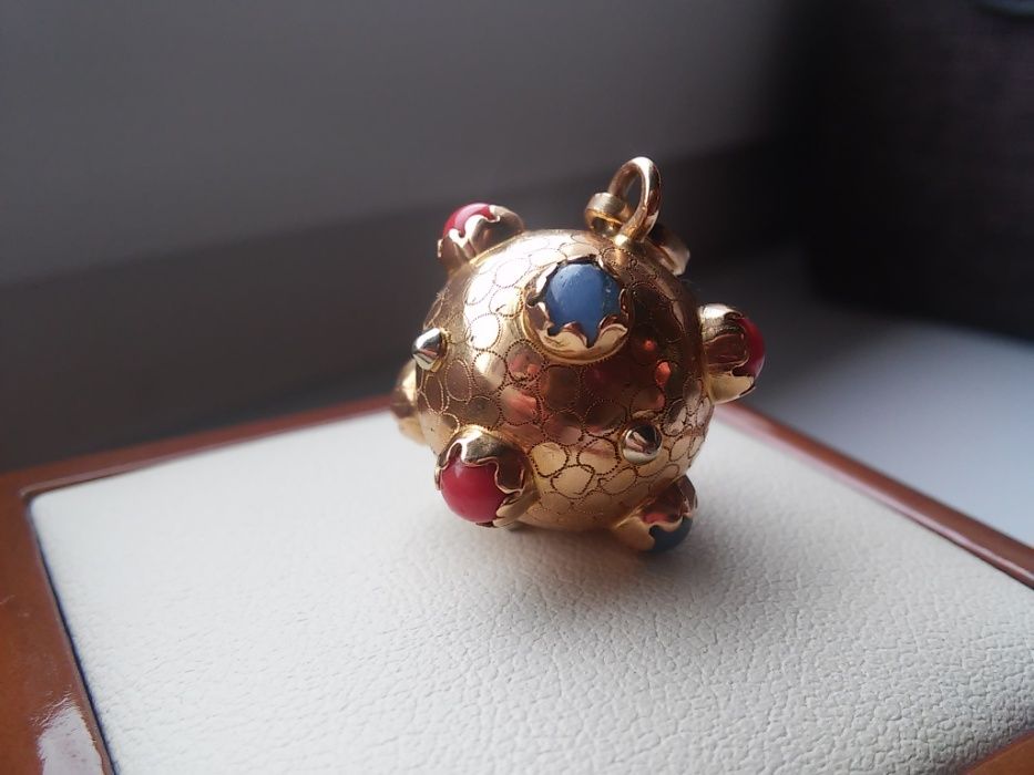 Złota kulka "jeżyk" z kamieniami -585 jak Warmet?
