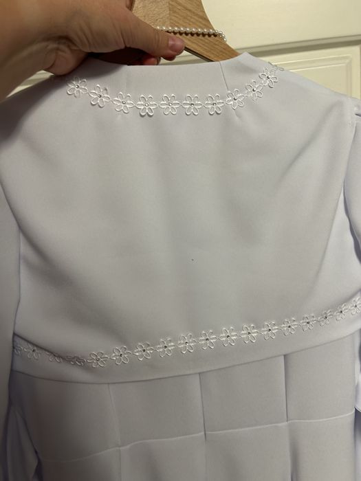 Alba komunijna, sukienka