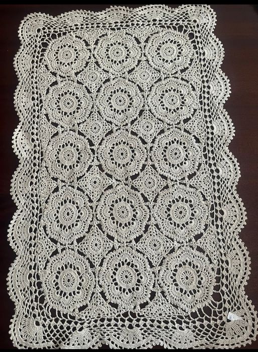 Três naperons novos em crochê