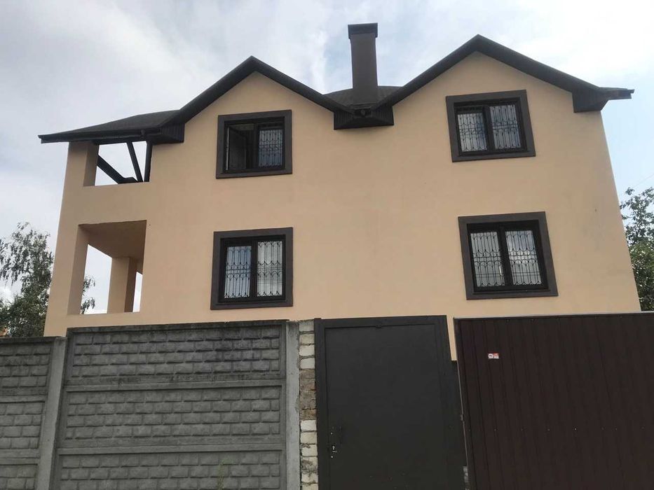 Оренда будинку можна для сім'ї під офіс Генератор