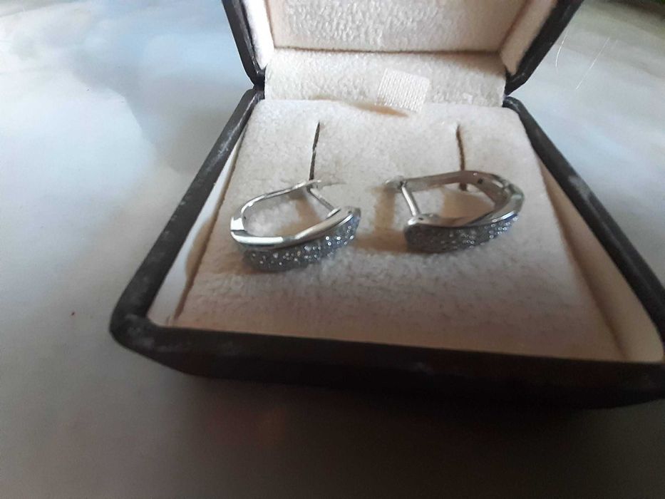 Brincos prata contrastada e zircónias, NOVOS