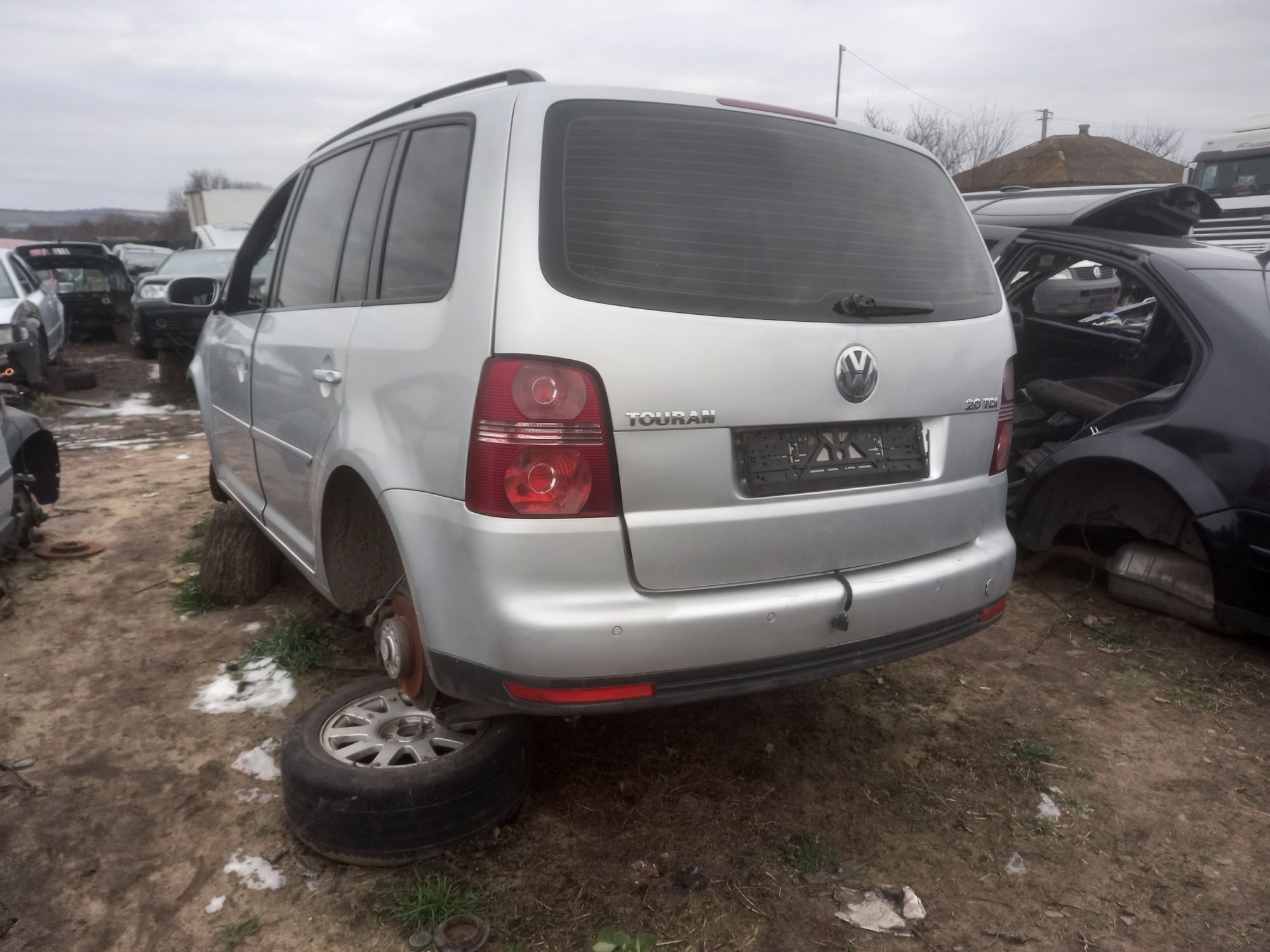 Разбирается Volkswagen Touran 2.0 дизель 2008 год