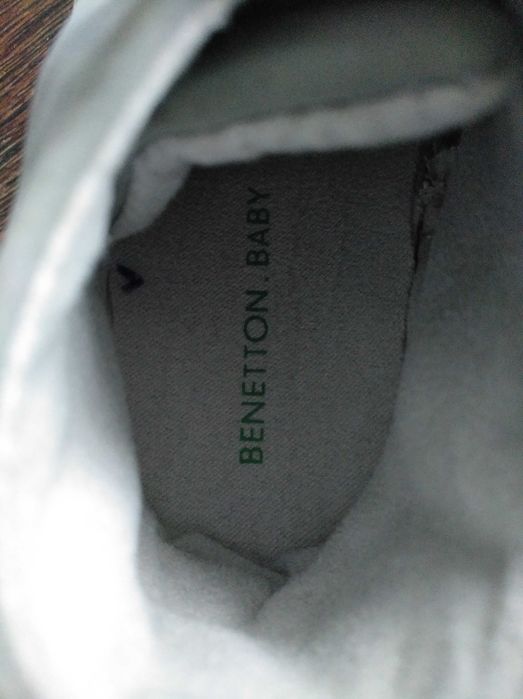 Sapato de bebé cinzentos -benetton