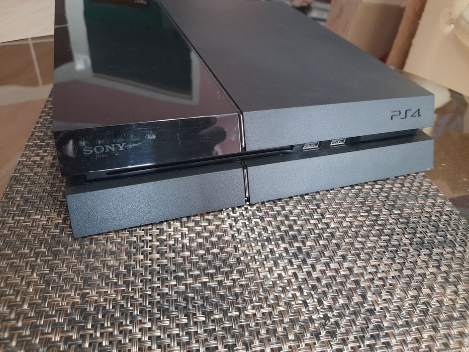 PS4 Fat 500gb + 2 геймпада