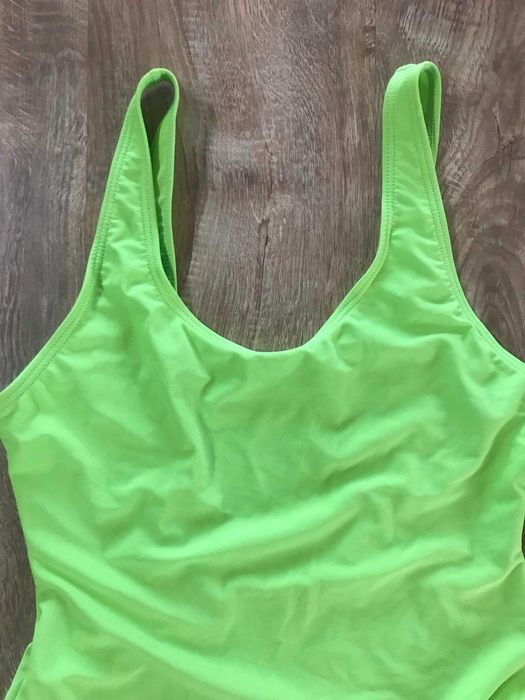 Jednoczęściowy strój kąpielowy