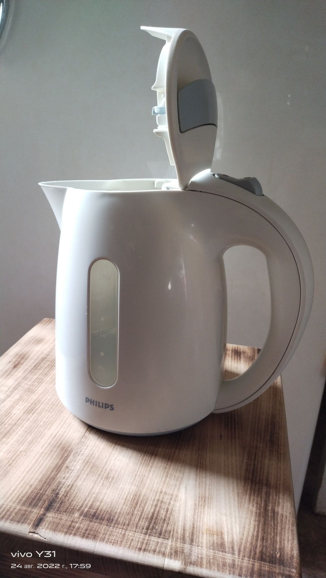 Продам электрочайник фирмы ,, Philips " made in Poland"