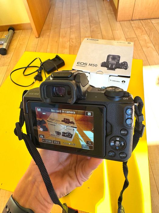 Canon EOS M50 + Objetiva 15-45mm | Excelente Estado