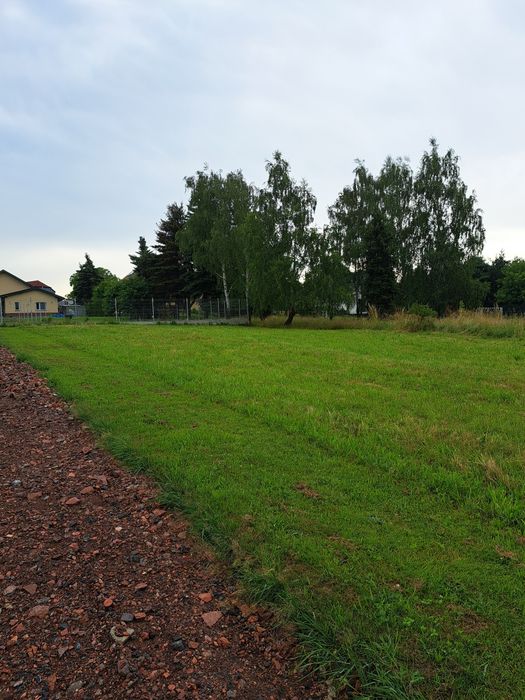 Sprzdam działkę budowlaną o pow. 1540 m2 w piątej linii zabudowy