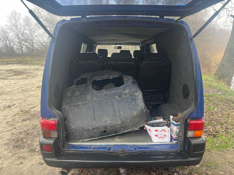 Volkswagen Transporter 1994 2.4 дизель довга база