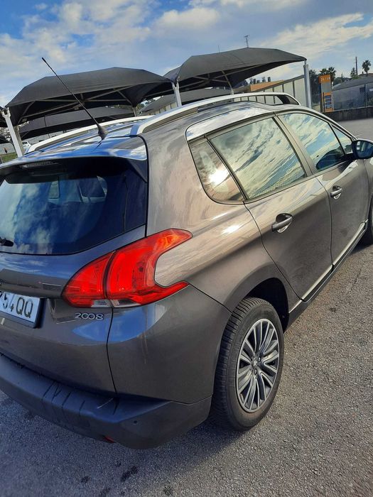 Peugeot 2008  1.2 Pure Tech  com 75KW (100CV) Muito Lindo