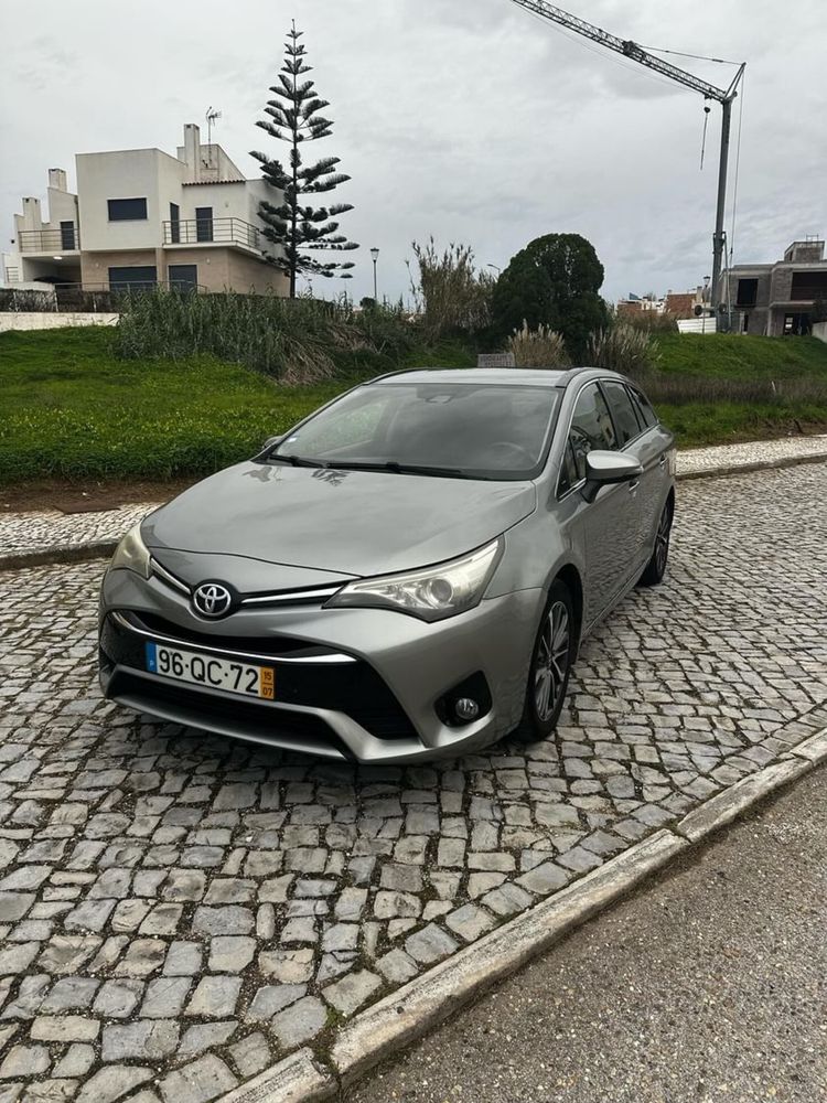 Toyota Avensis 2015