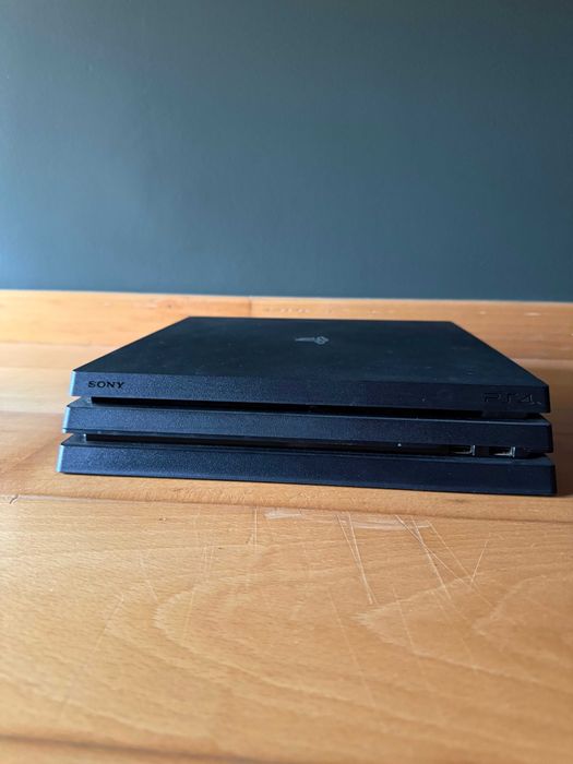 Playstation 4 Pro 1TB + Óculos VR + Câmera +Carregador+ 3 Dualshocks 4