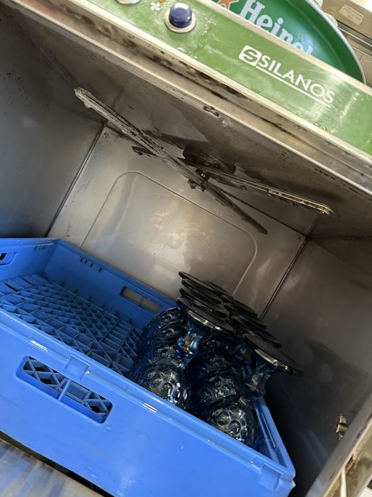 Продається професійна посудомийна машина Silanos