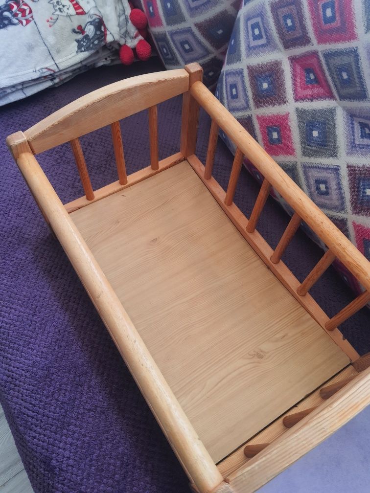 Drewniane łóżeczko dla Lalek