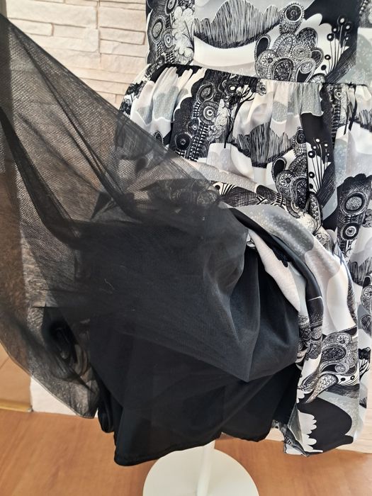 Elegancka koktajlowa sukienka