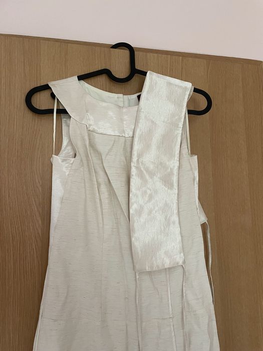 Długa dopasowana i rozkloszowana sukienka Makalu beż, ecru.