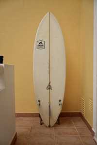 5’9 Custom Single Fin Surfboard