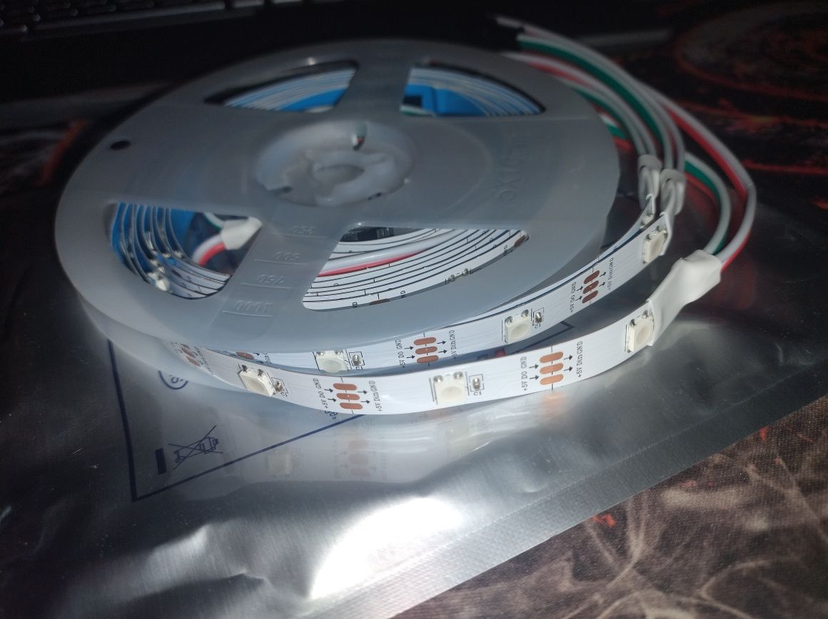 WS2812B trzy metry taśma 30 diod/metr z kontrolerem LED RGB