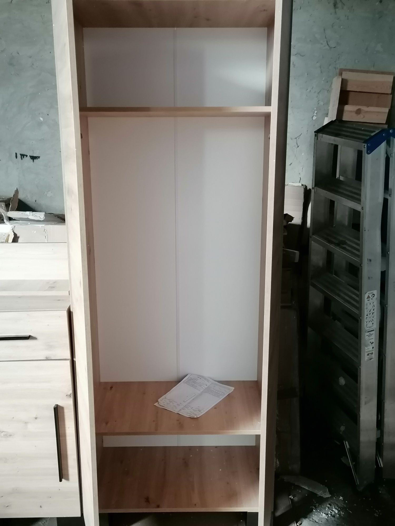 Sprzedam szafę + szafeczke