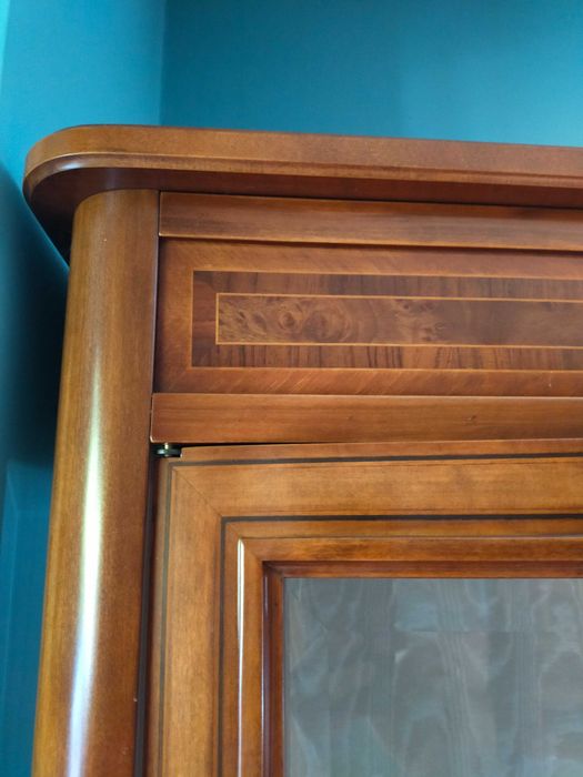 kredens, serwantka drewniana, oszklona