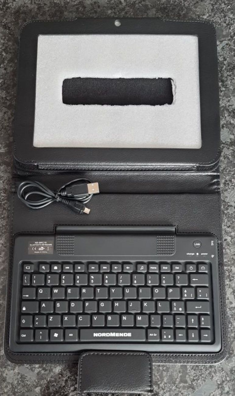 Etui z klawiaturą do tabletów 9,7 cala bluetooth 2w1