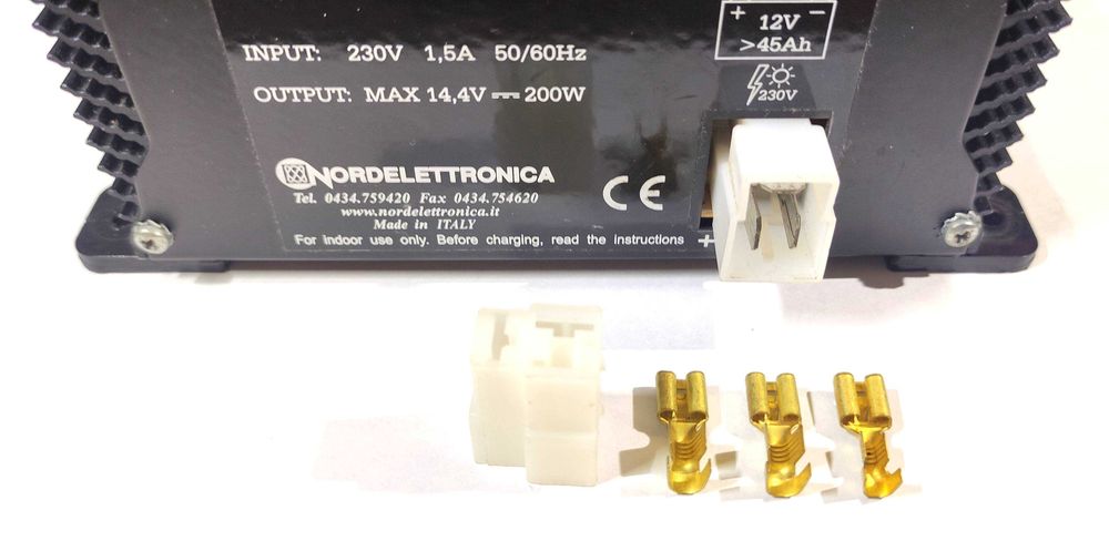 Carregador Baterias Automático 220V 230V para 12V 200W