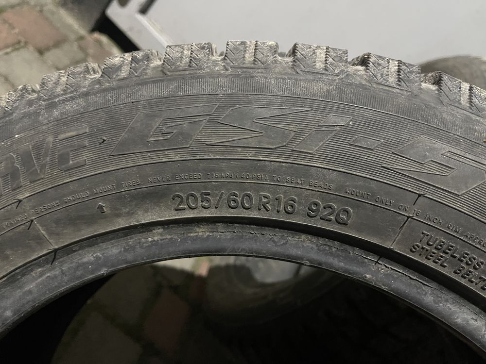 Зимові шини Toyo Observe gsi-5 205/60 R16