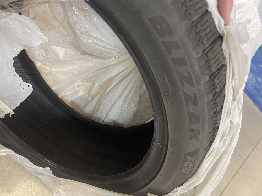 Bridgestone Blizzak Ice 215/45 R17 87S