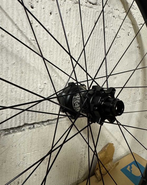 Zestaw kół Race Face Aeffect-R 30 27.5" Boost