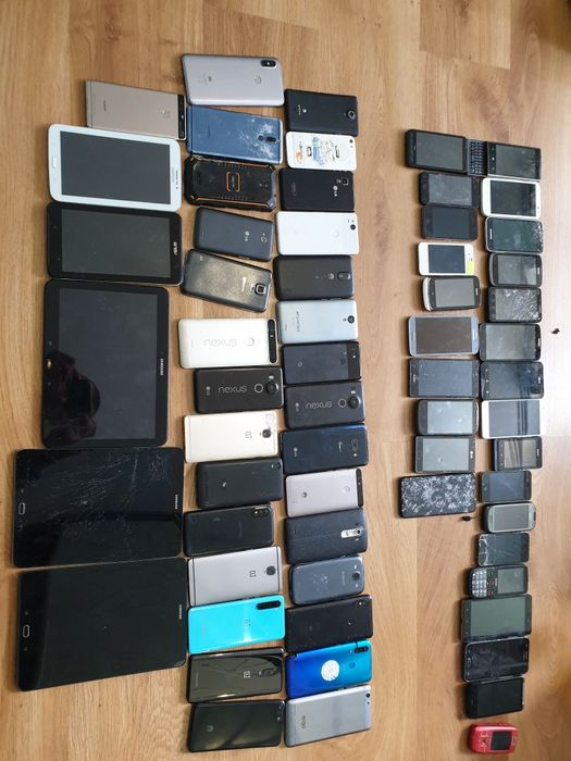 Телефони під відновлення