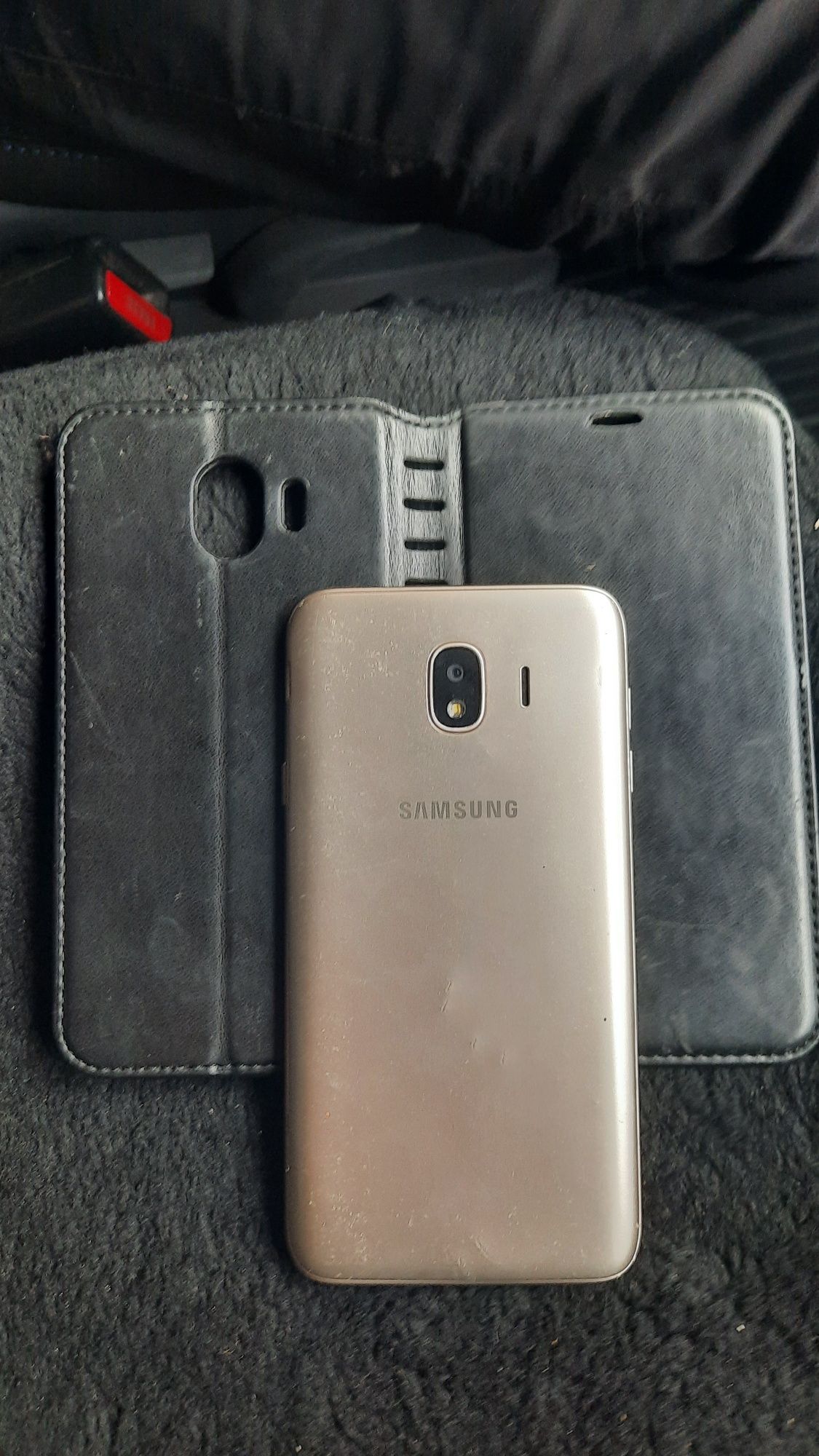 Продаю Samsung J400f