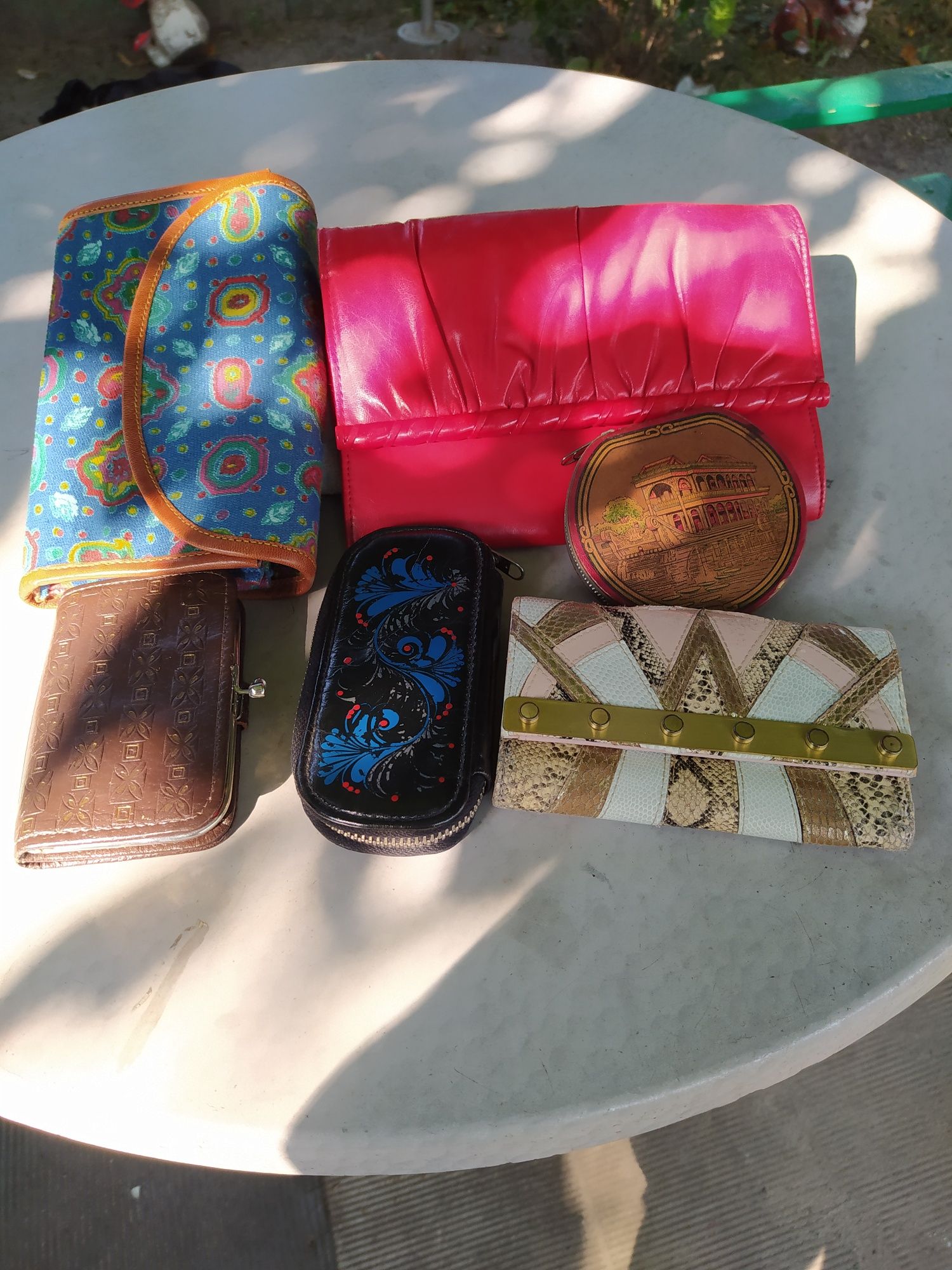 Продам кошелек, косметичку.