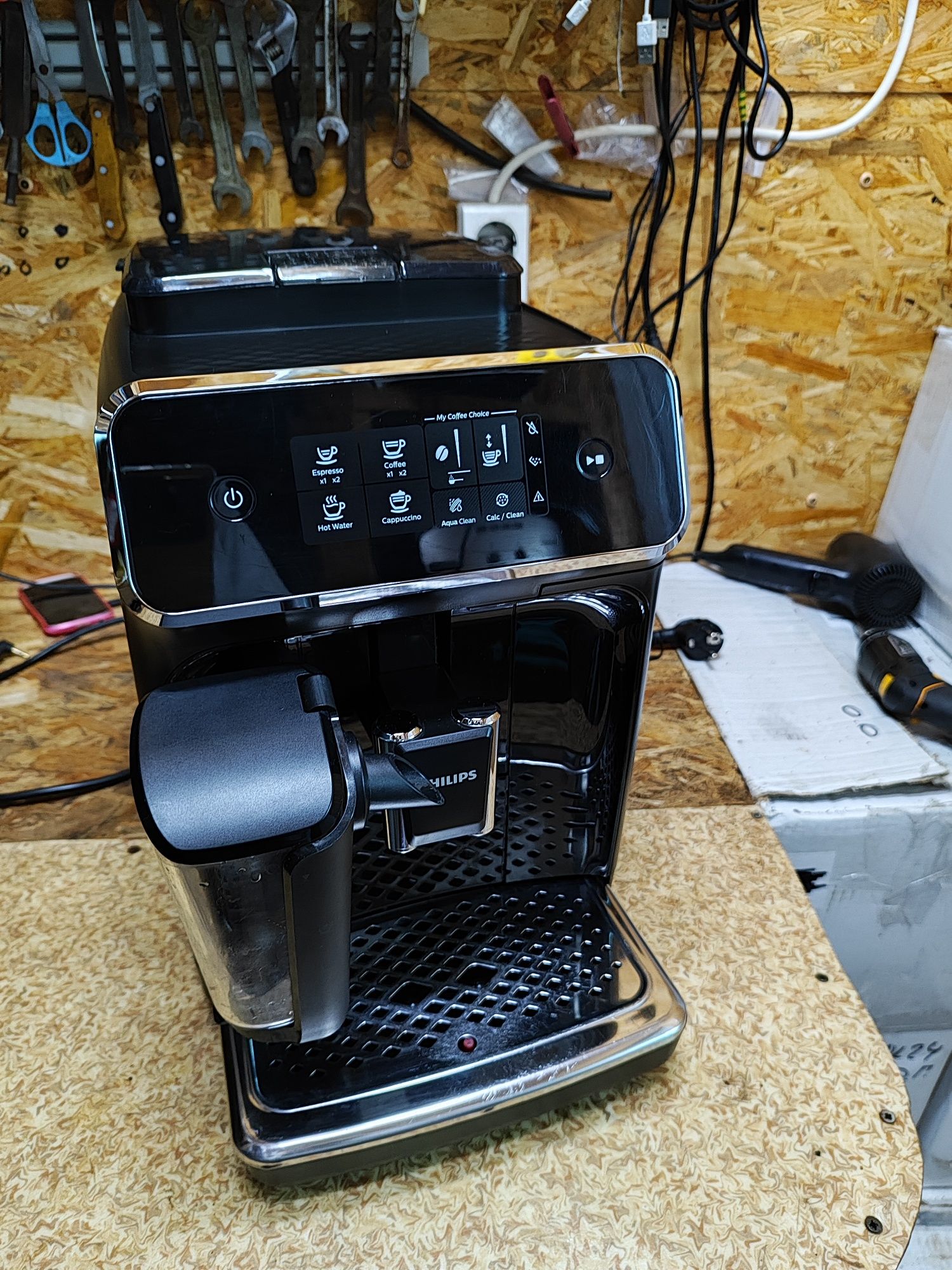 Кофемашина, кавомашина, кавоварка Philips LatteGo EP2231