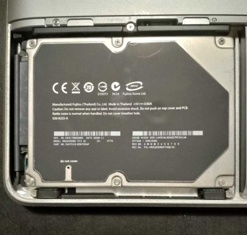 Macbook A1278 Aluminium 2GB 250GB 13 Intel Core 2 Duo