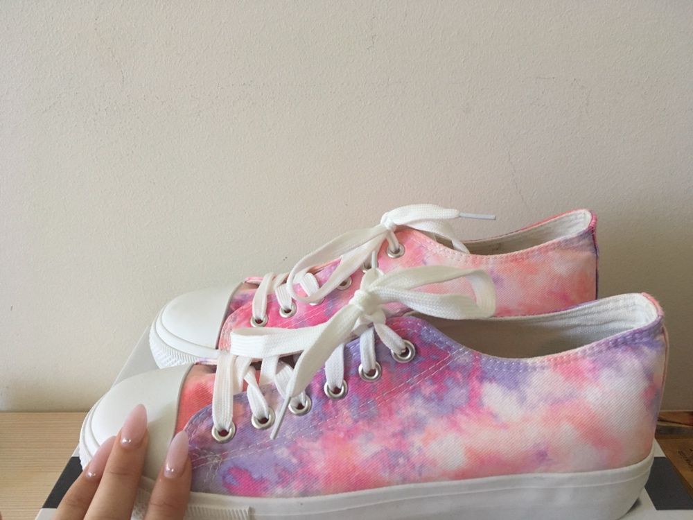 Nowe nie noszone buty Tie-dye