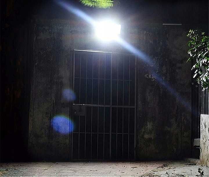 Lampa SOLARNA/halogen LED,CZUJNIK RUCHU i Zmierzchu,z pilotem i kablem