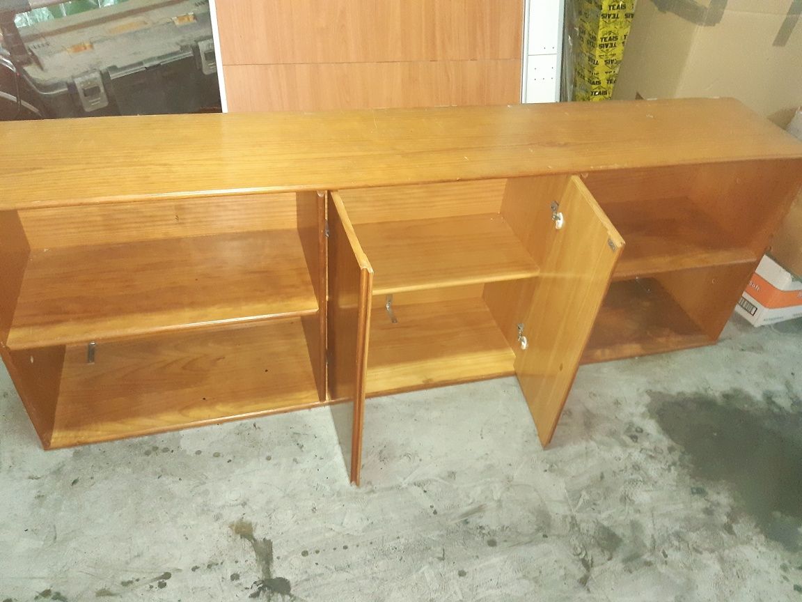 Movel de arrumação em pinho