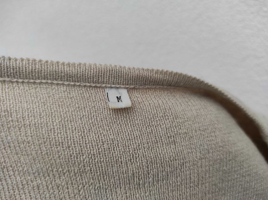 Beżowa ciepła kamizelka damska narzutka na guziki